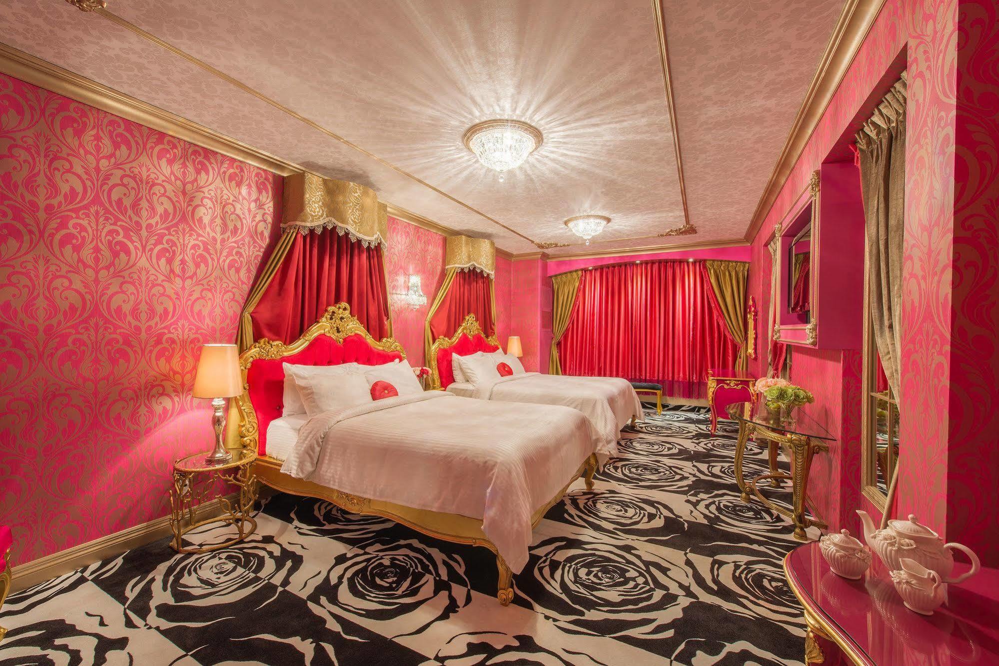 Fantasyland Hotel Edmonton Esterno foto